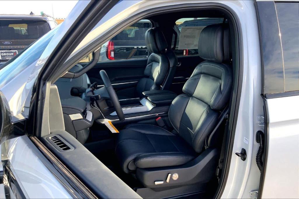 new 2025 Lincoln Navigator L car, priced at $101,575