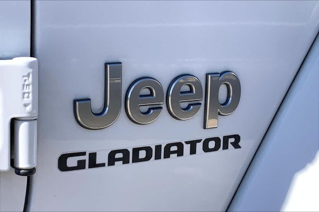 used 2022 Jeep Gladiator car, priced at $31,544