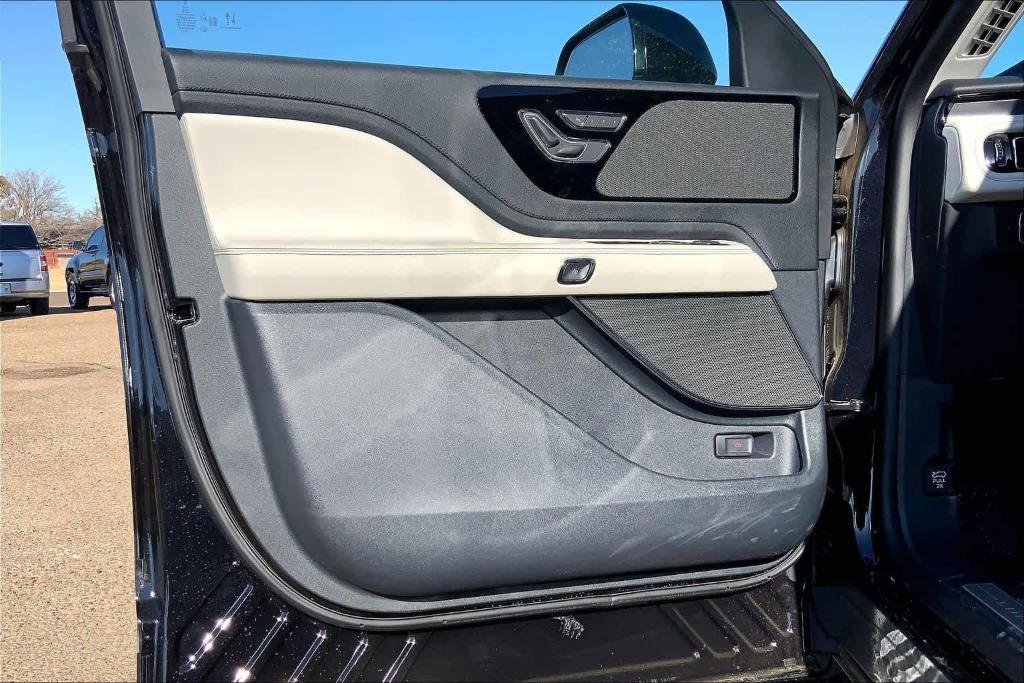 new 2026 Lincoln Aviator car, priced at $61,025