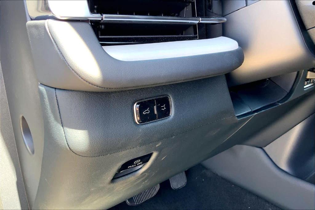 new 2026 Lincoln Navigator L car, priced at $113,115