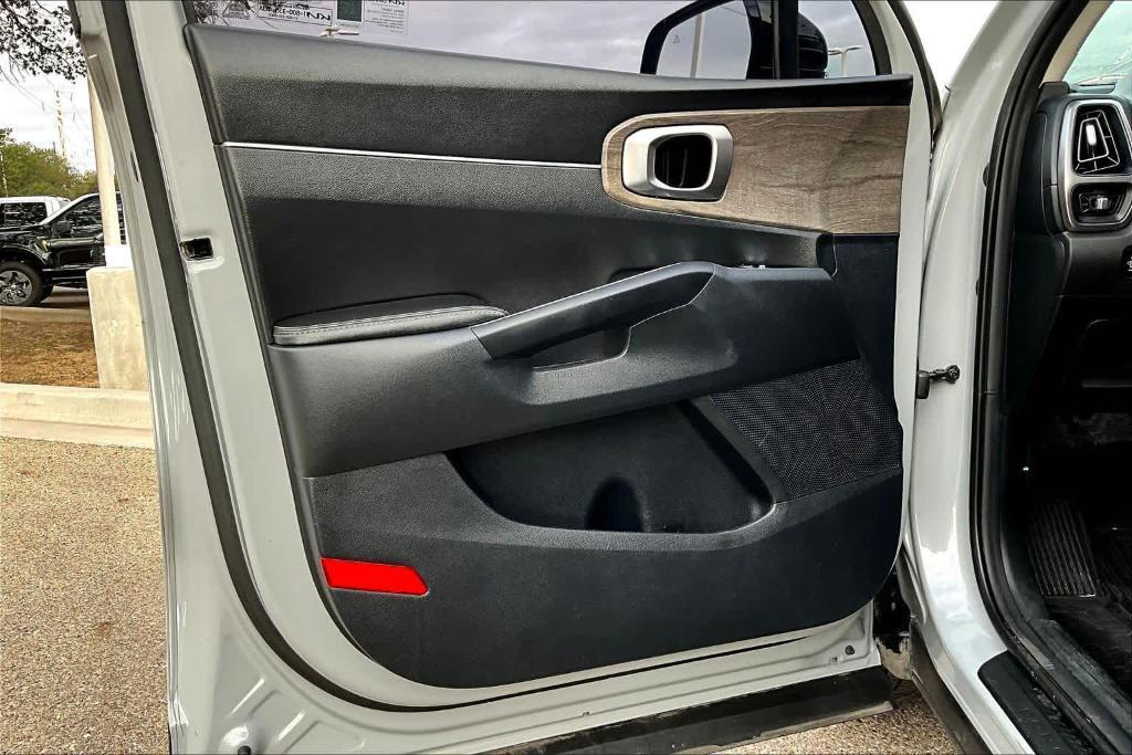 used 2023 Kia Sorento car, priced at $21,582