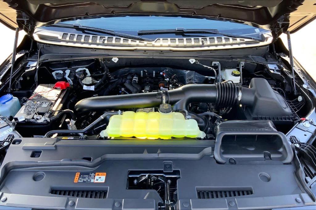 new 2025 Lincoln Navigator car, priced at $99,275