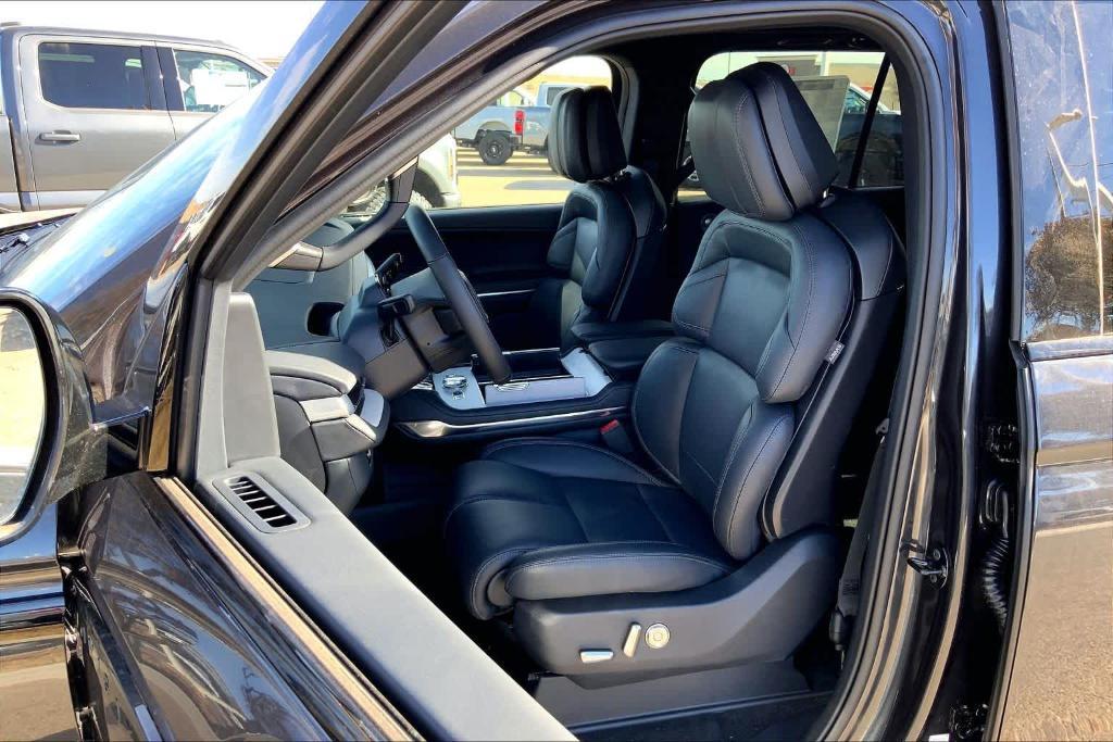 new 2025 Lincoln Navigator car, priced at $101,775