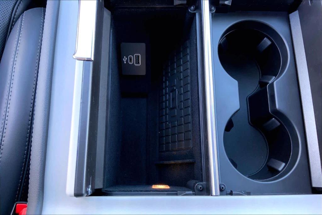 new 2025 Lincoln Navigator car, priced at $101,775