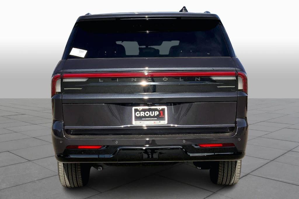 new 2025 Lincoln Navigator car, priced at $99,275
