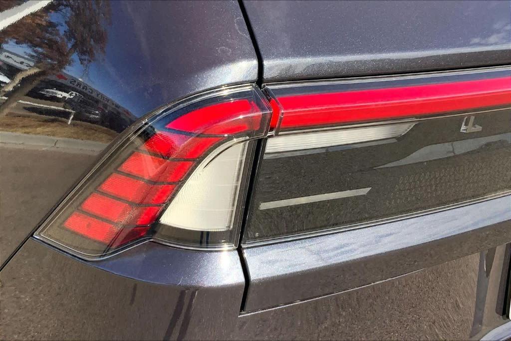 new 2025 Lincoln Navigator car, priced at $99,275