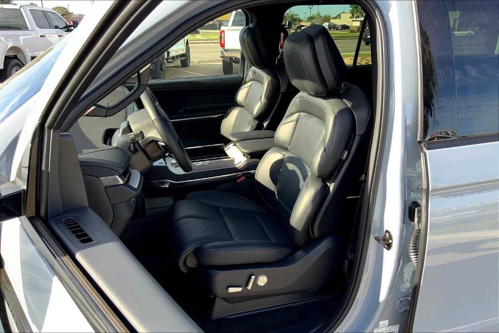 new 2025 Lincoln Navigator L car, priced at $99,115