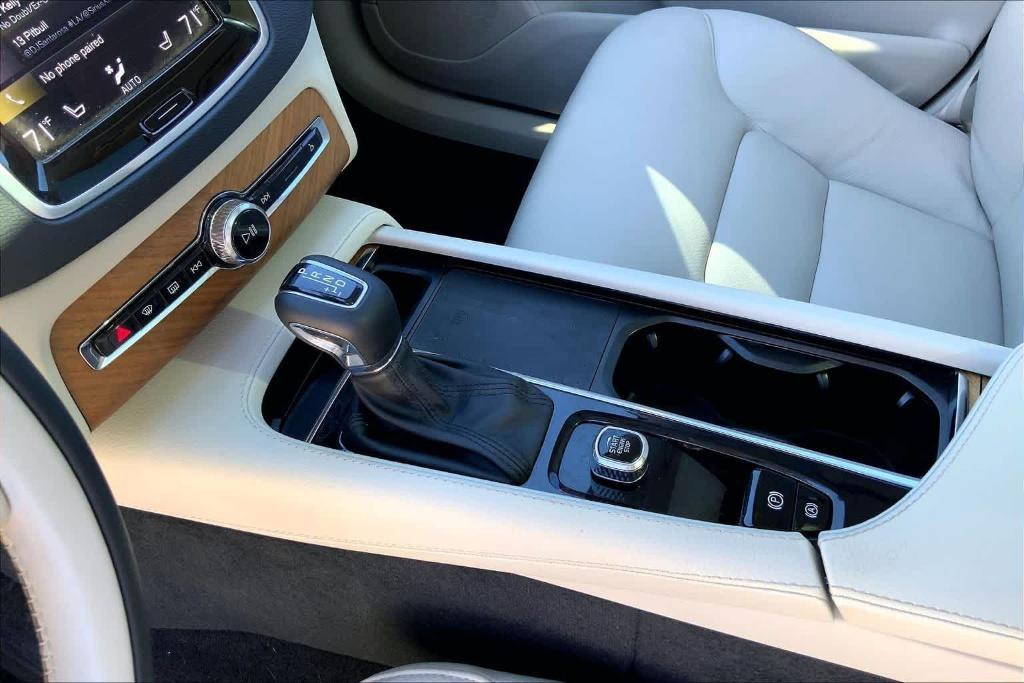 used 2022 Volvo XC90 car, priced at $23,389