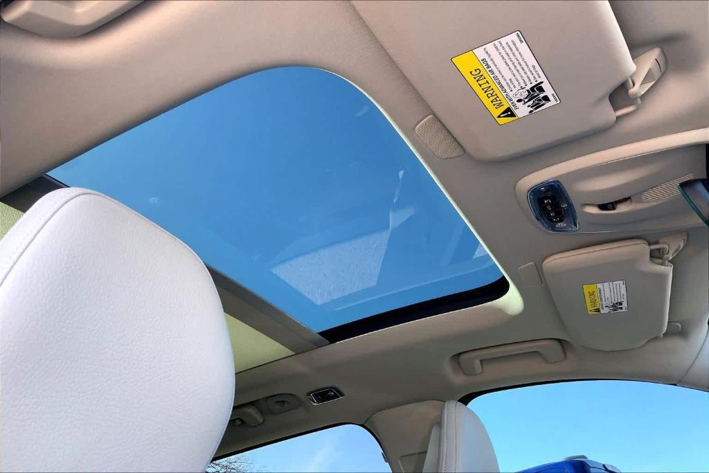 used 2022 Volvo XC90 car, priced at $23,389