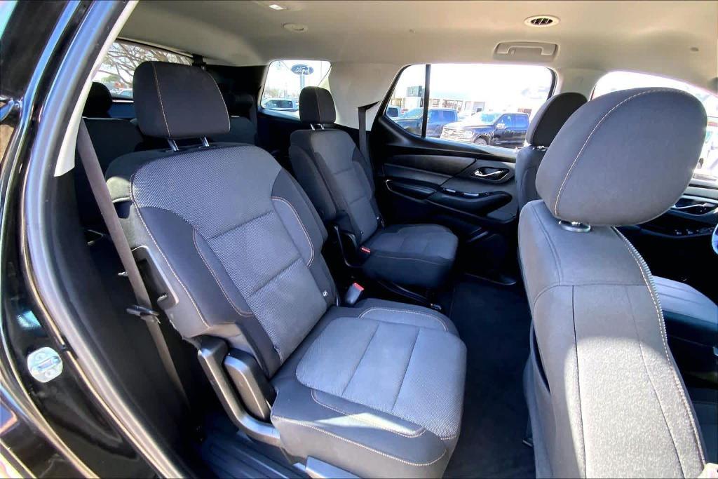 used 2021 Chevrolet Traverse car, priced at $17,366