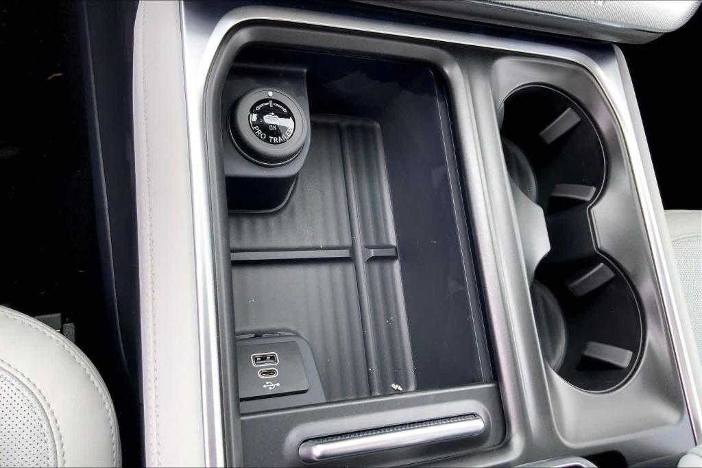 new 2026 Ford Expedition car, priced at $82,285