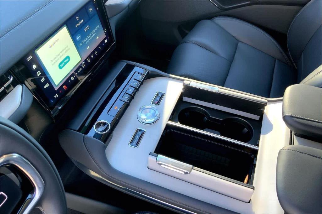 new 2025 Lincoln Navigator L car, priced at $98,015