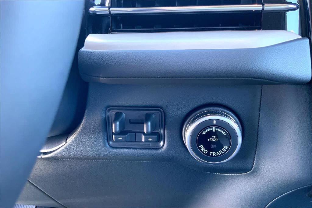 new 2025 Lincoln Navigator L car, priced at $98,015