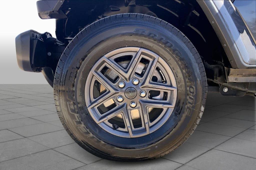 used 2021 Jeep Gladiator car, priced at $27,595