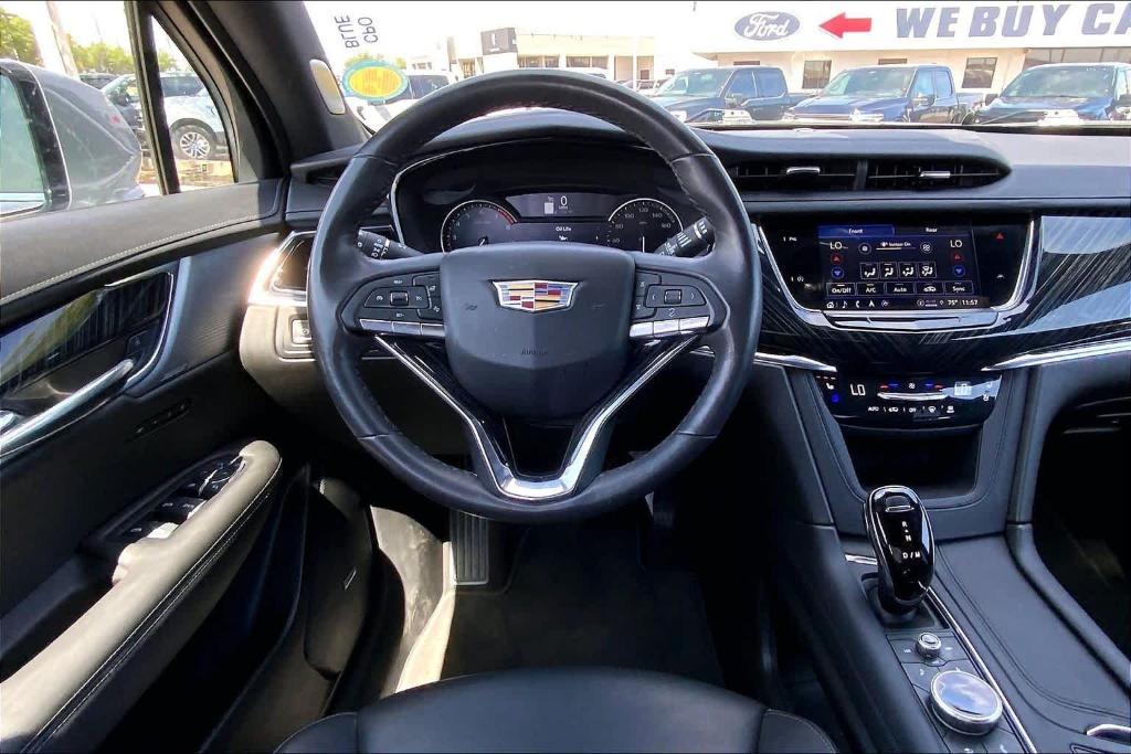 used 2025 Cadillac XT6 car, priced at $43,992