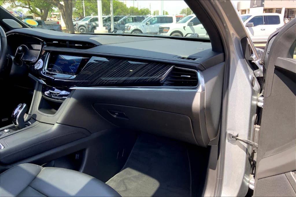 used 2025 Cadillac XT6 car, priced at $43,992