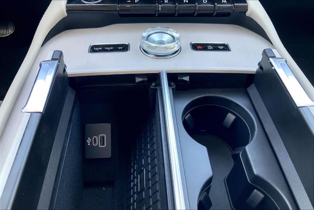 new 2026 Lincoln Navigator car, priced at $107,615