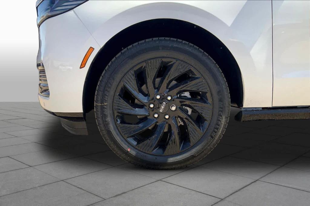 new 2026 Lincoln Navigator car, priced at $107,615