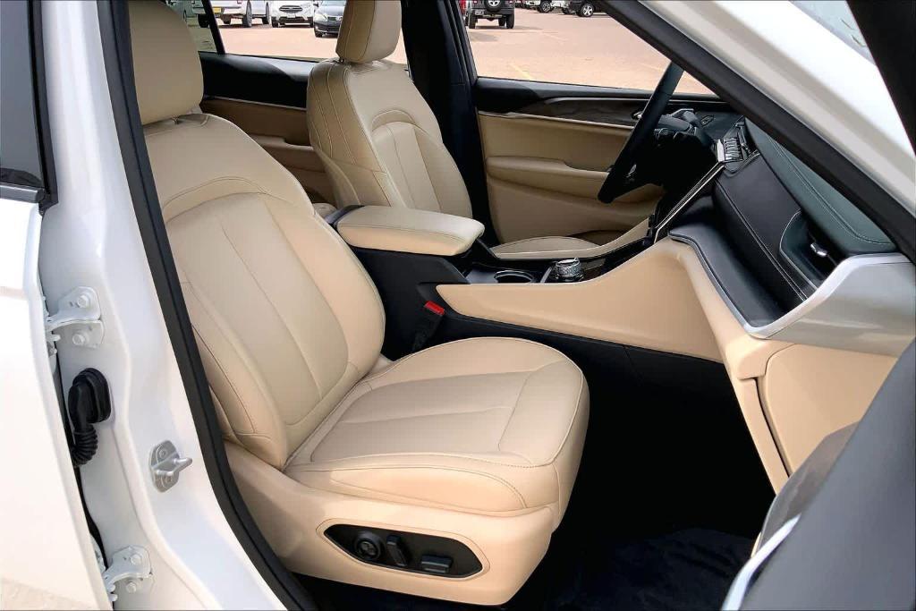 used 2025 Jeep Grand Cherokee L car, priced at $41,857