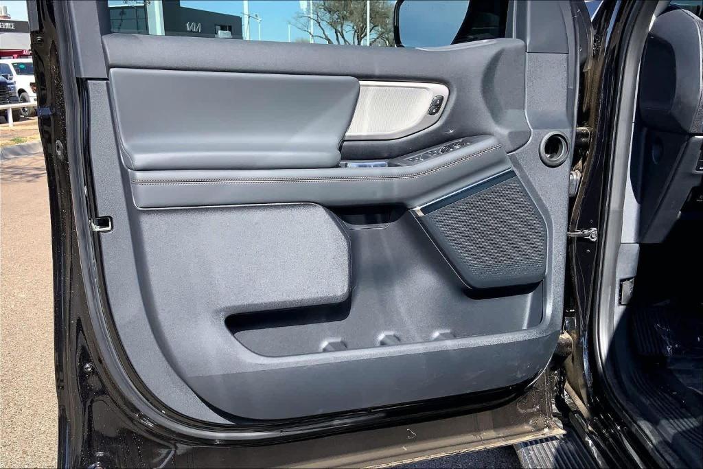 new 2025 Ford Expedition car, priced at $70,475