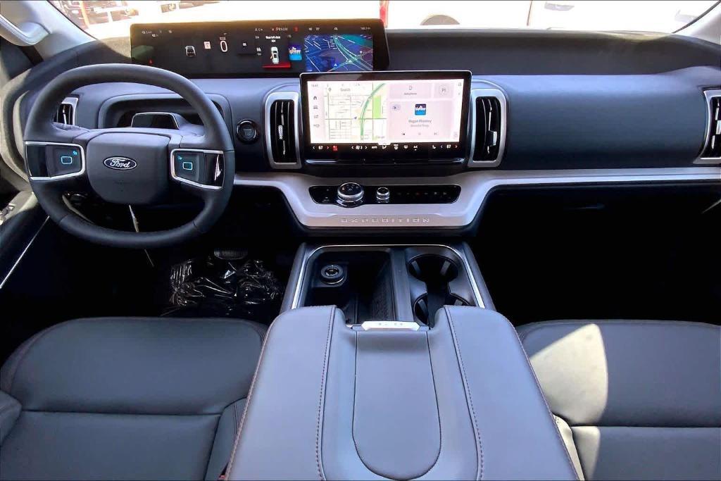 new 2025 Ford Expedition car, priced at $70,475