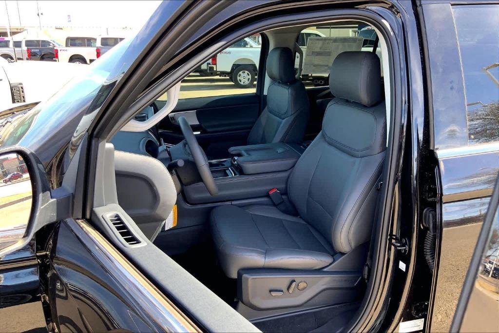 new 2025 Ford Expedition car, priced at $70,475