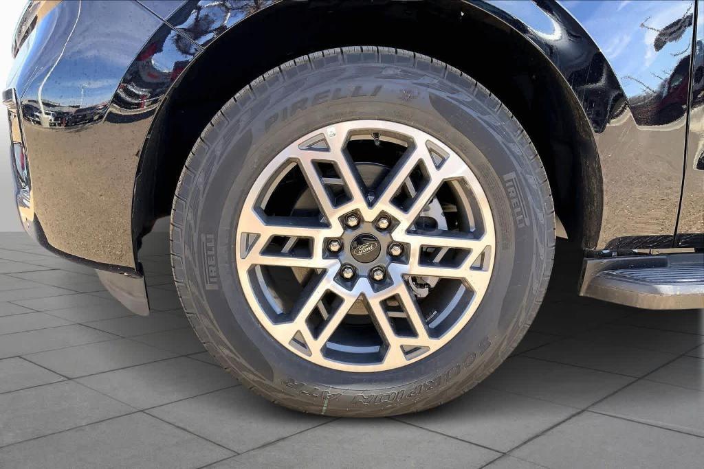 new 2025 Ford Expedition car, priced at $70,475