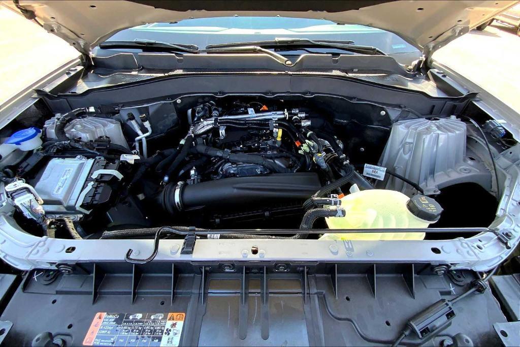 new 2025 Ford Explorer car, priced at $40,160