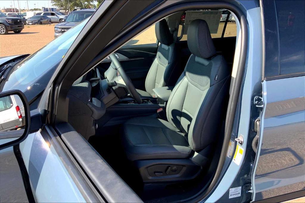 new 2025 Ford Explorer car, priced at $40,160