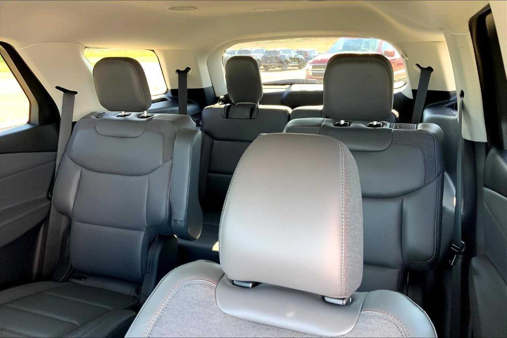 new 2025 Ford Explorer car, priced at $40,160