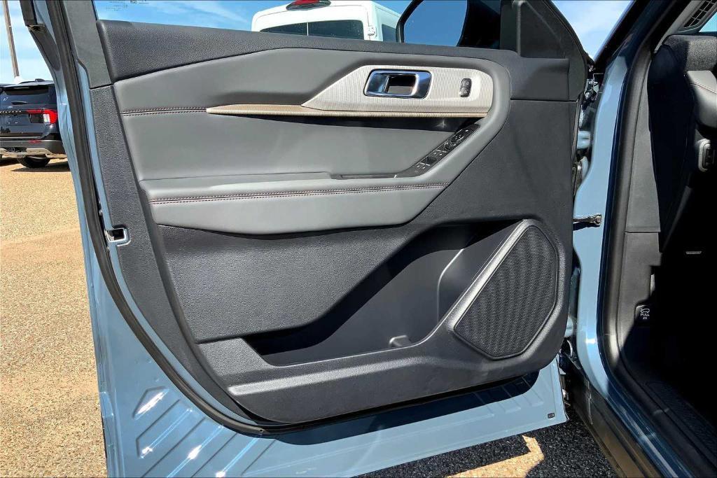 new 2025 Ford Explorer car, priced at $40,160