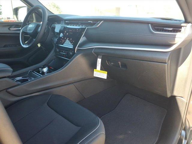 new 2025 Jeep Grand Cherokee car, priced at $34,730