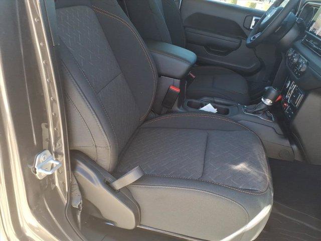 new 2025 Jeep Gladiator car, priced at $47,038