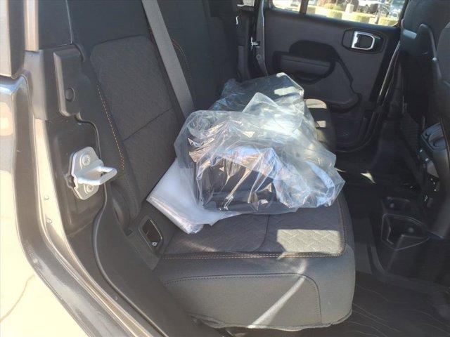 new 2025 Jeep Gladiator car, priced at $47,038