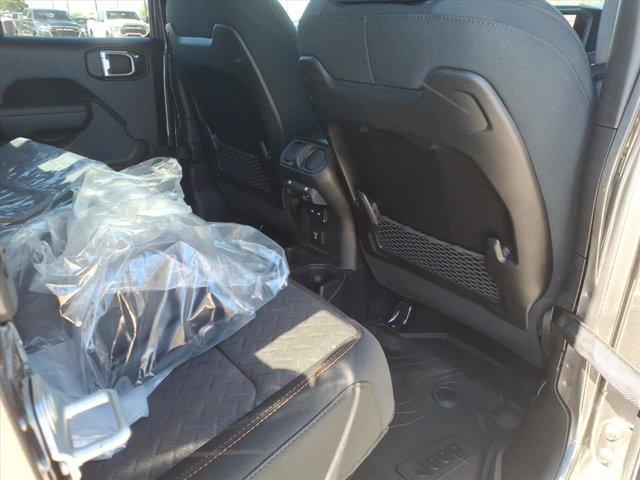 new 2025 Jeep Gladiator car, priced at $47,038