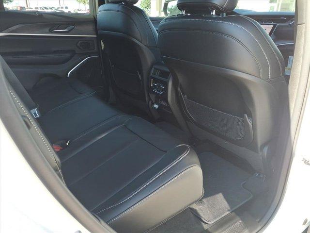 new 2025 Jeep Grand Cherokee car, priced at $49,947