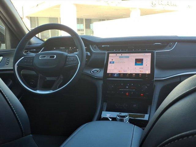 new 2025 Jeep Grand Cherokee car, priced at $49,947