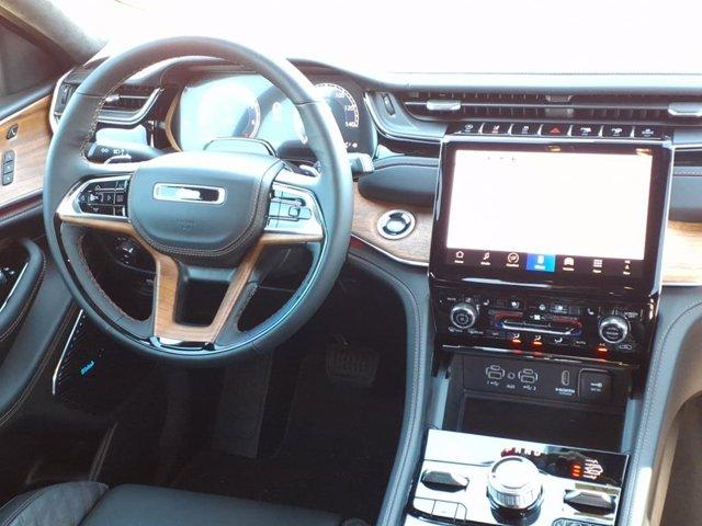 new 2025 Jeep Grand Cherokee car, priced at $60,616