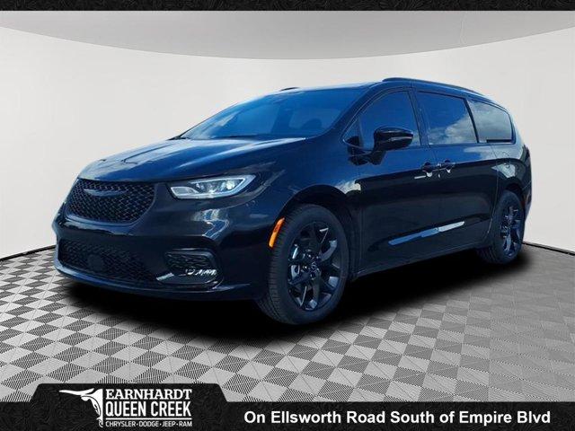 new 2026 Chrysler Pacifica car, priced at $46,453