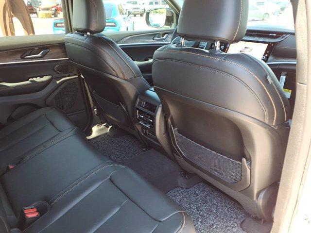 new 2026 Jeep Grand Cherokee car, priced at $44,598