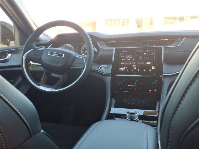 new 2025 Jeep Grand Cherokee car, priced at $38,325