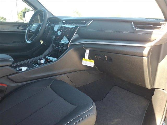 new 2025 Jeep Grand Cherokee car, priced at $34,730