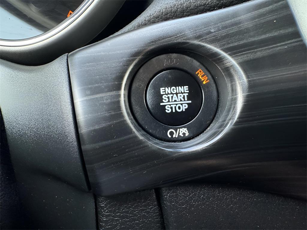 used 2020 Jeep Grand Cherokee car, priced at $19,989