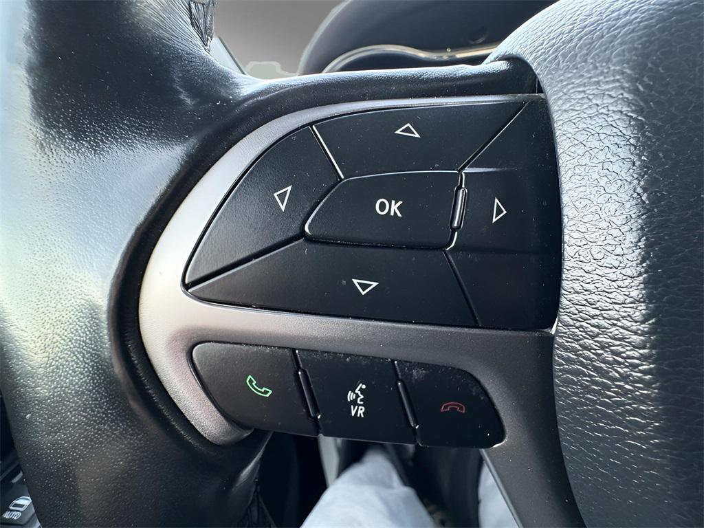 used 2020 Jeep Grand Cherokee car, priced at $19,989