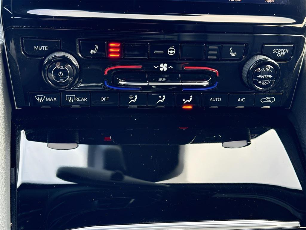 used 2024 Jeep Grand Cherokee L car, priced at $36,932