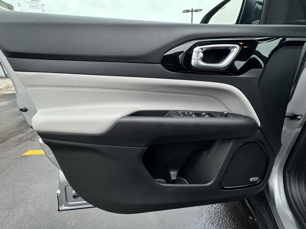 used 2023 Jeep Compass car, priced at $25,351