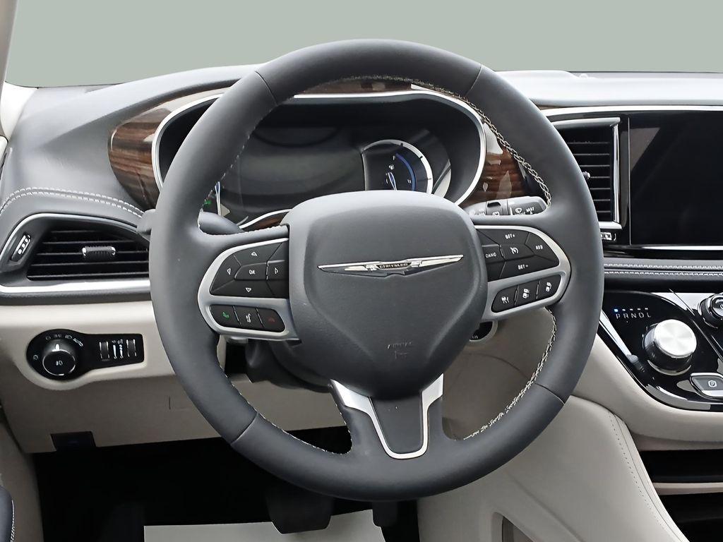 used 2023 Chrysler Pacifica Hybrid car, priced at $32,989