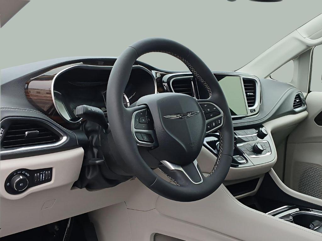 used 2023 Chrysler Pacifica Hybrid car, priced at $32,989