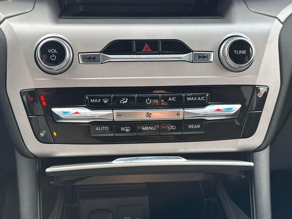 used 2024 Ford Explorer car