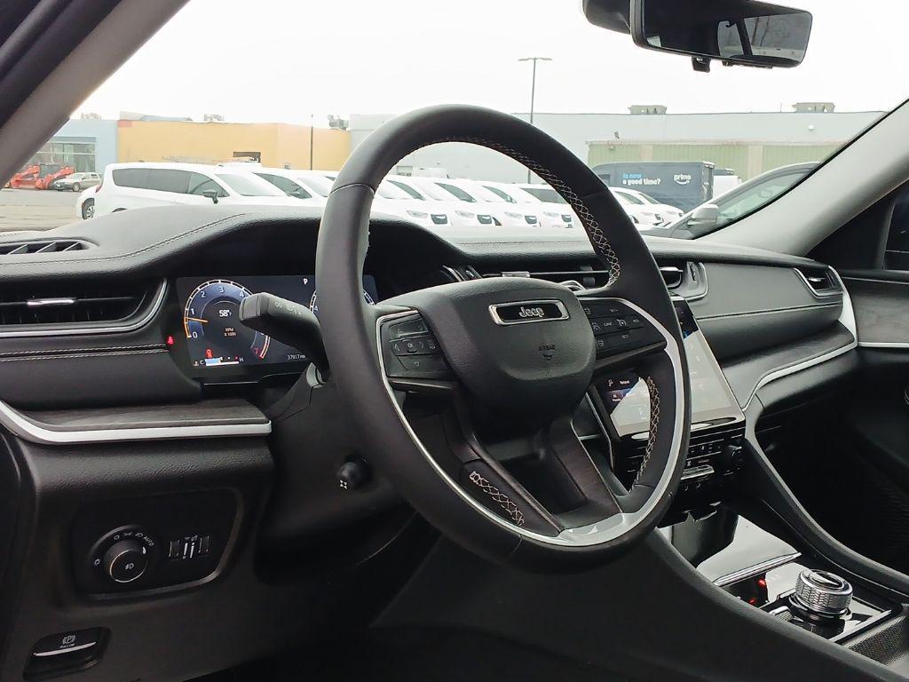 used 2024 Jeep Grand Cherokee car, priced at $36,551